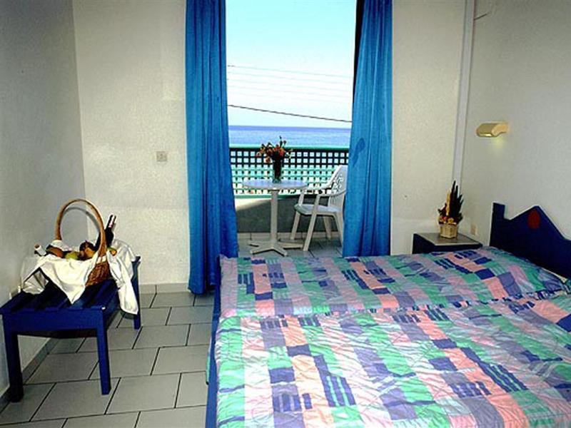 Flisvos Beach (Adults Only) Apartment Rethymno  Bagian luar foto